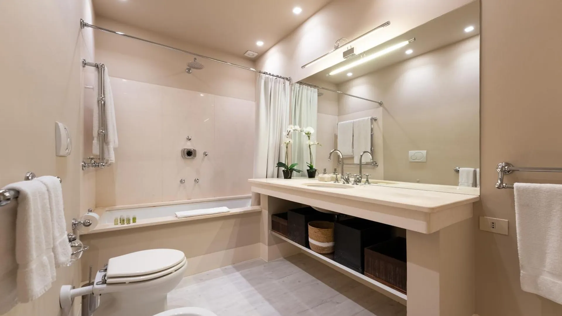 Via Del Campuccio, 72 - 300 Sqm Luxurious With Parking And Private Terrace - Florence Charming Apartments