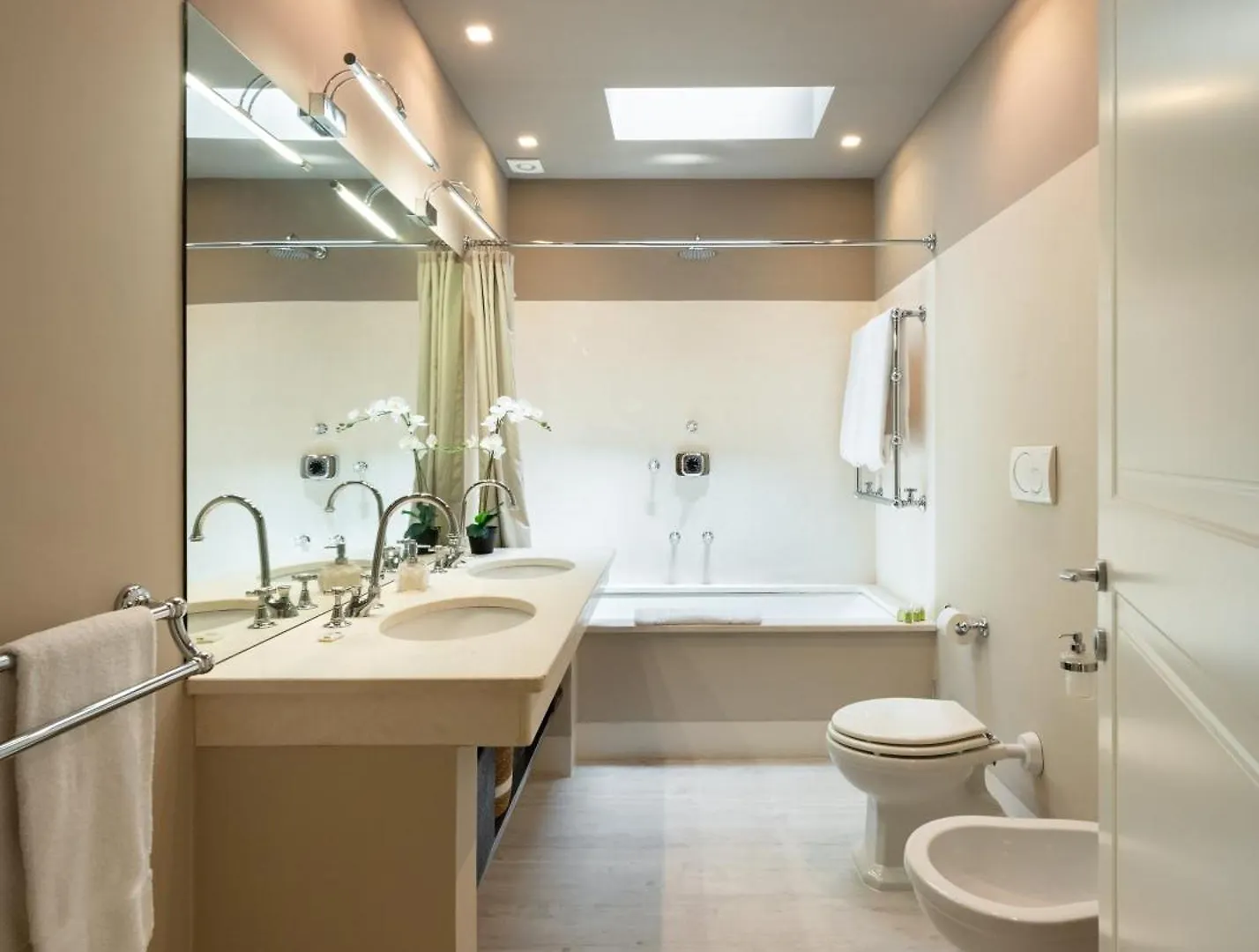 Via Del Campuccio, 72 - 300 Sqm Luxurious With Parking And Private Terrace - Florence Charming Apartments