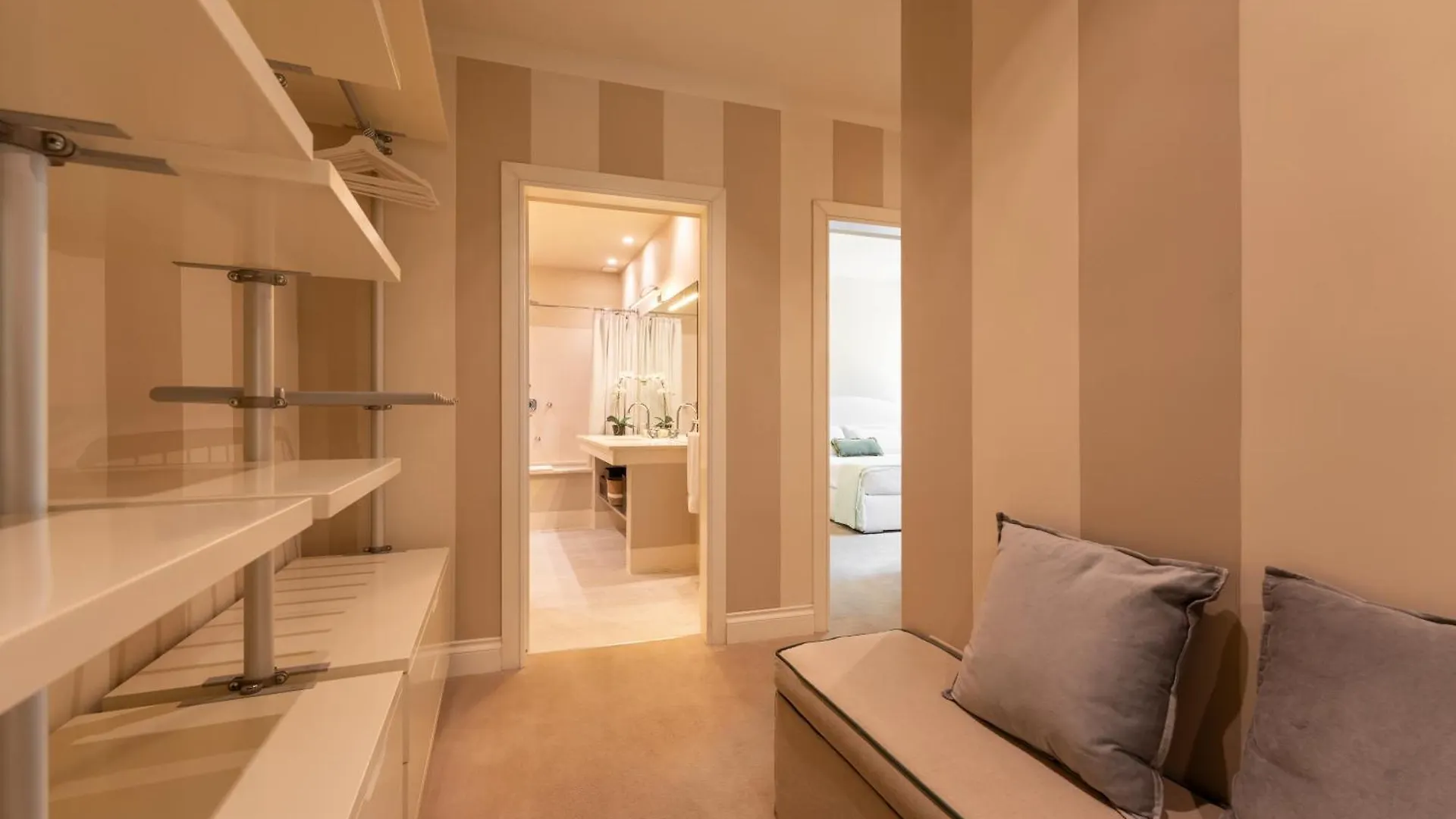 Via Del Campuccio, 72 - 300 Sqm Luxurious With Parking And Private Terrace - Florence Charming Apartments